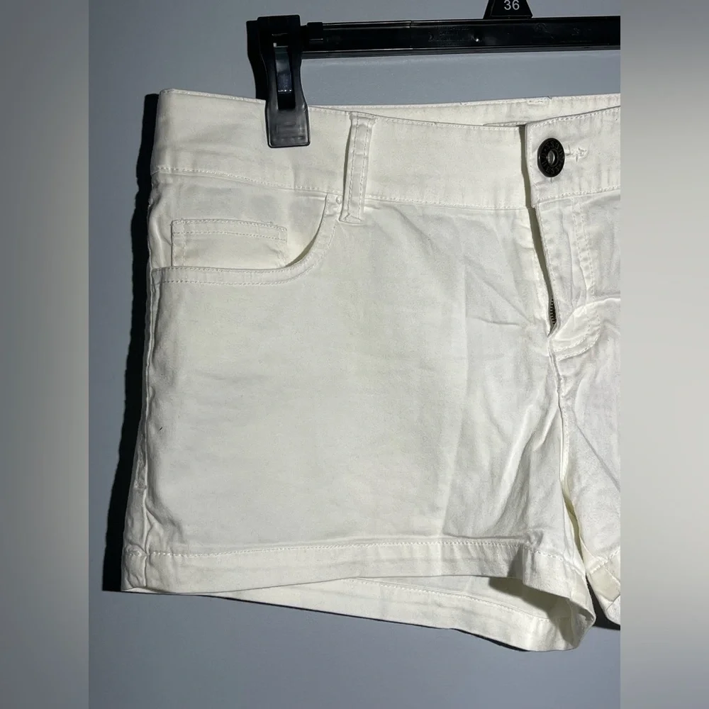 Guess White Jean Shorts Casual Style - Picture 2 of 12